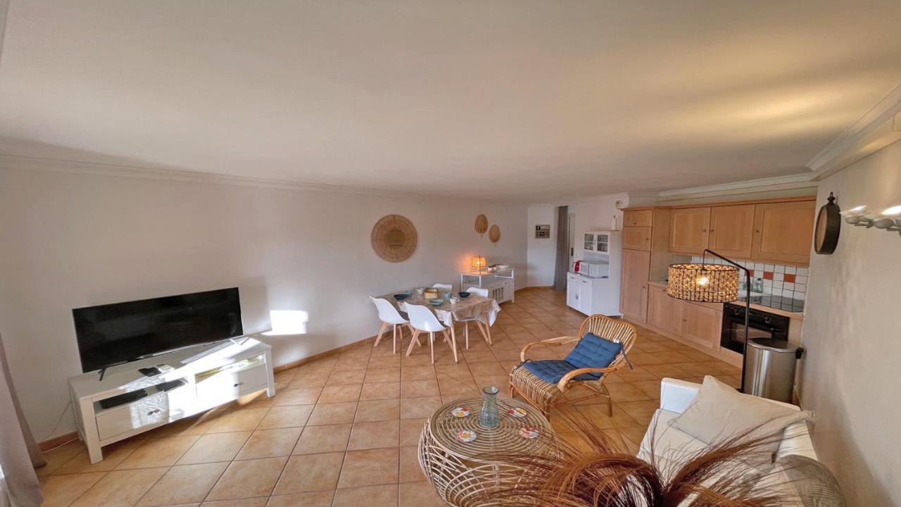 Appartement Les Pins Bleus A8 Sainte-Maxime Exterior photo